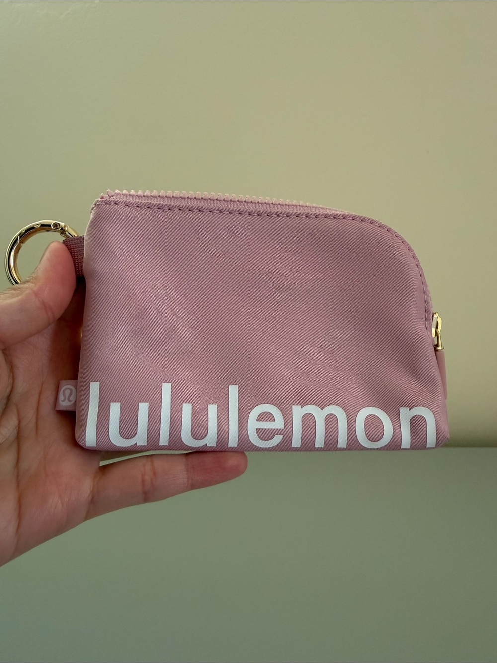 lululemon athletica clippable card pouch in Dusty Pink